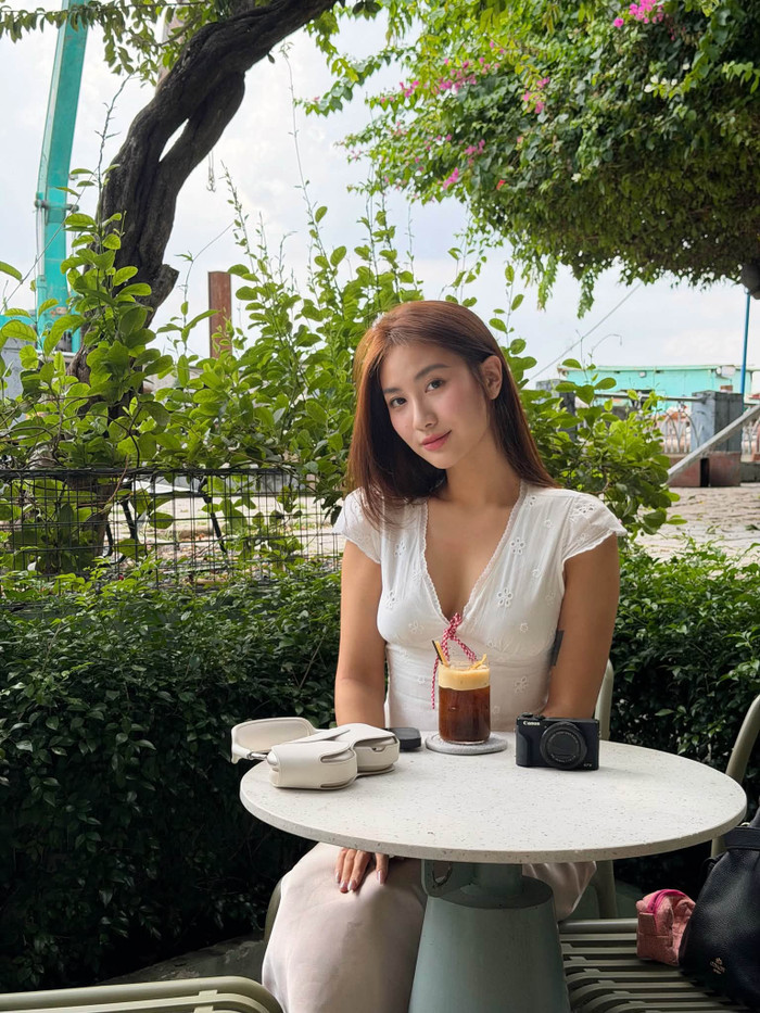 Mỗi lần xuất hiện, Hoa hậu Phương Linh đều khiến cộng đồng mạng dậy sóng vì nhan sắc của mình.
