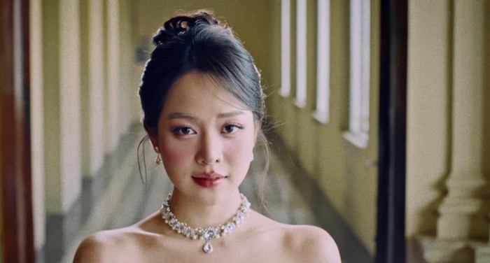 Thanh Thủy thể hiện khả năng biểu cảm qua ánh mắt trong MV âm nhạc.