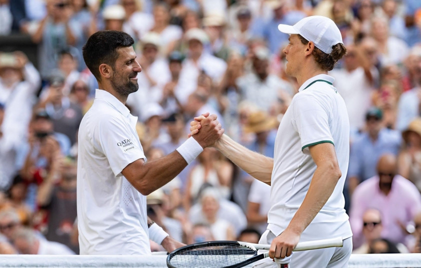 Novak Djokovic hoàn toàn thất thế trước Jannik Sinner.