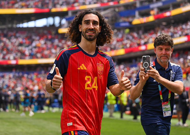Marc Cucurella bám biên hỗ trợ tấn công cực tốt