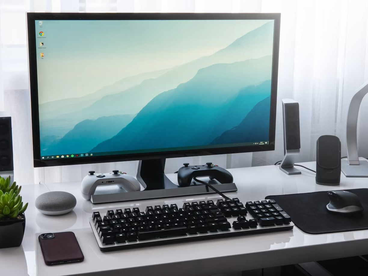 Doanh số PC toàn cầu sụt giảm lần đầu tiên sau hơn hai năm.