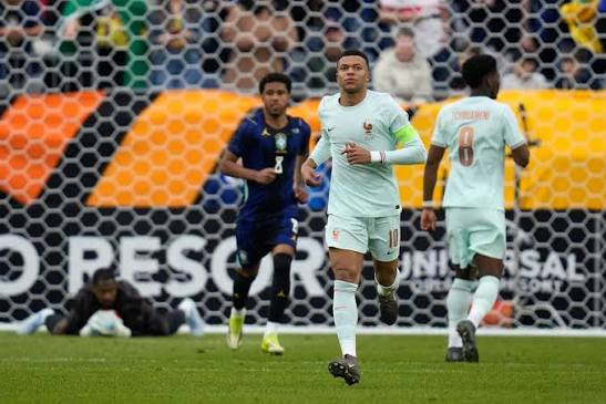 Siêu sao Kylian Mbappé