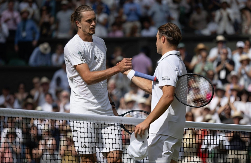 Alexander Zverev ăn mừng chiến thắng tại bán kết Wimbledon 2026