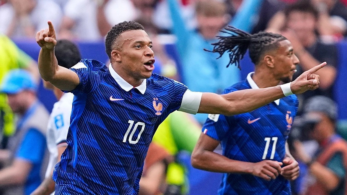 Mbappe bám sát Messi bằng bàn thắng trước Morocco
