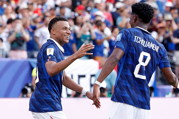 Kylian Mbappe và Aurelien Tchouameni sẵn sàng cho trận gặp Tây Ban Nha