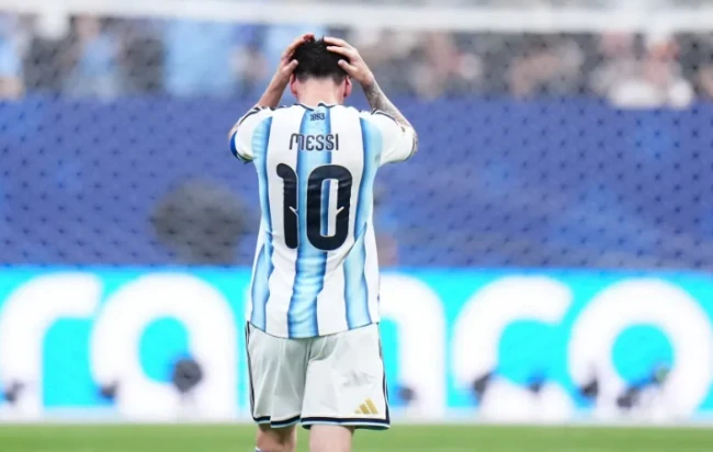 Tuyển Anh sẽ ngăn chặn Messi như thế nào? Ảnh: Icon Sports.