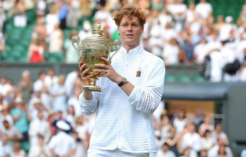 Jannik Sinner nâng cao danh hiệu vô địch Wimbledon 2026