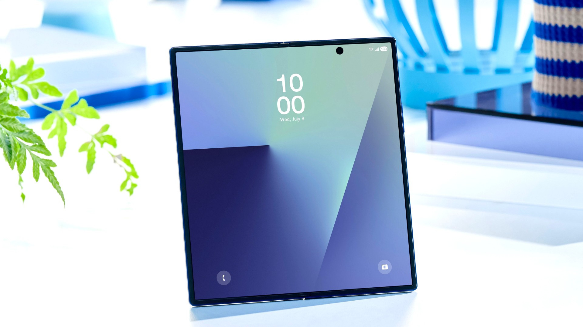 Video rò rỉ thực tế của Samsung Galaxy Z Fold 8 Ultra cho thấy màn hình gần như không có nếp gấp.