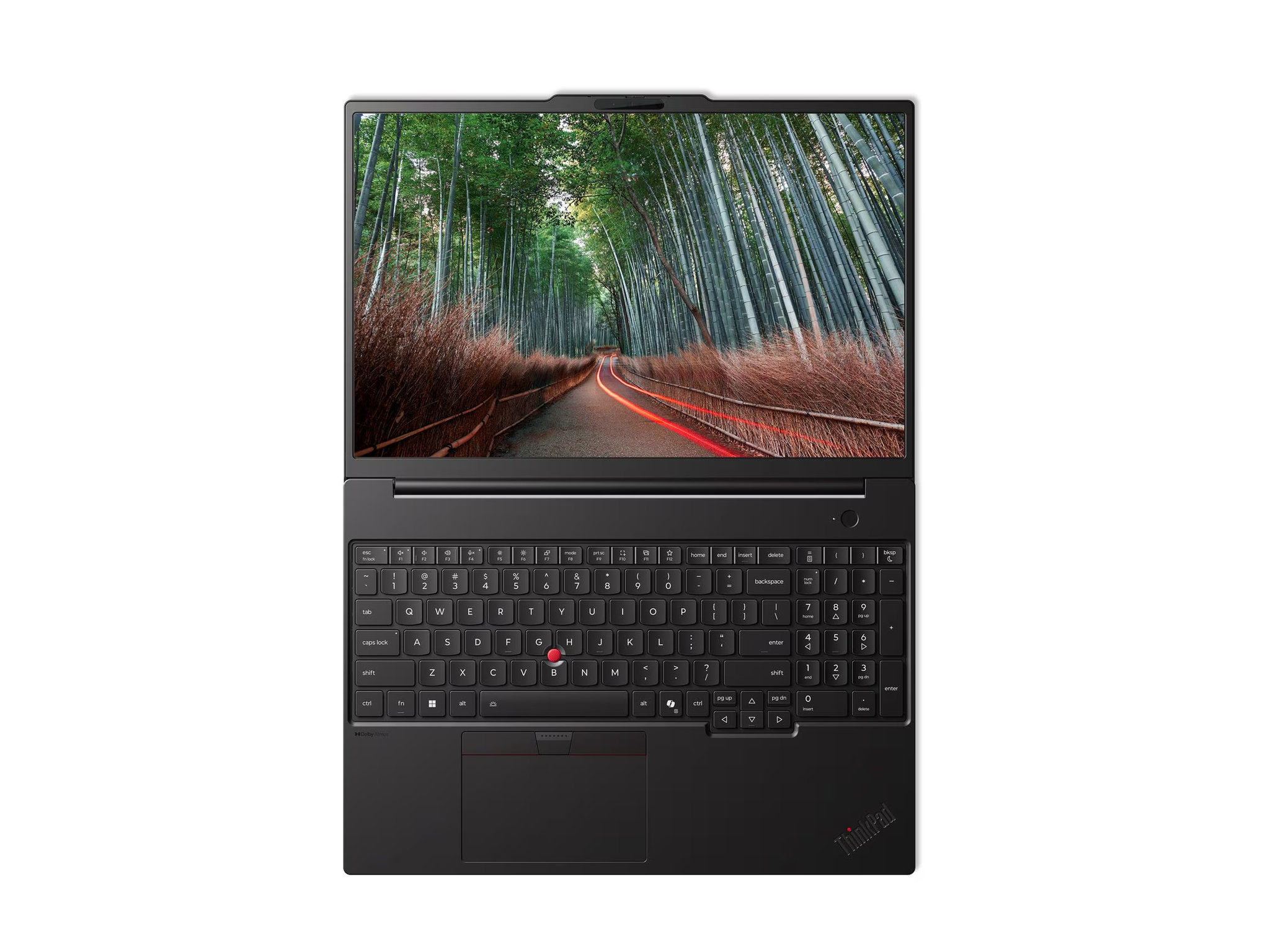 Cận cảnh thiết kế mặt đáy và tản nhiệt của ThinkPad P16s Gen 5.