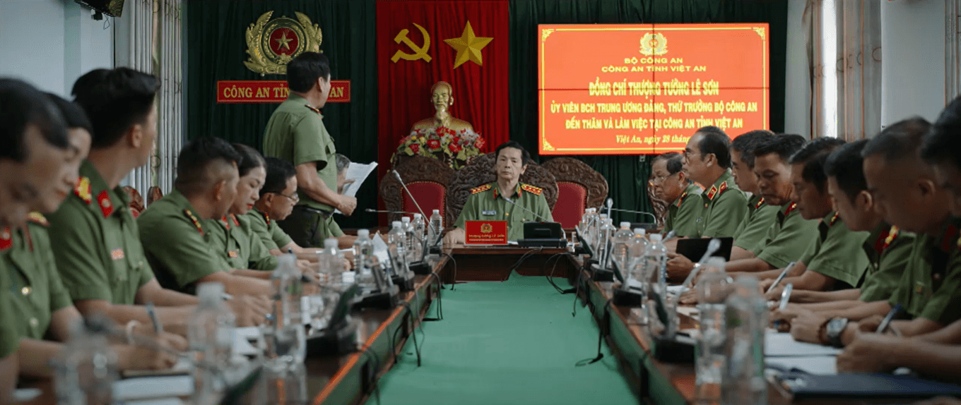 Lực lượng chức năng họp bàn về chuyên án an ninh tại tỉnh Việt An.
