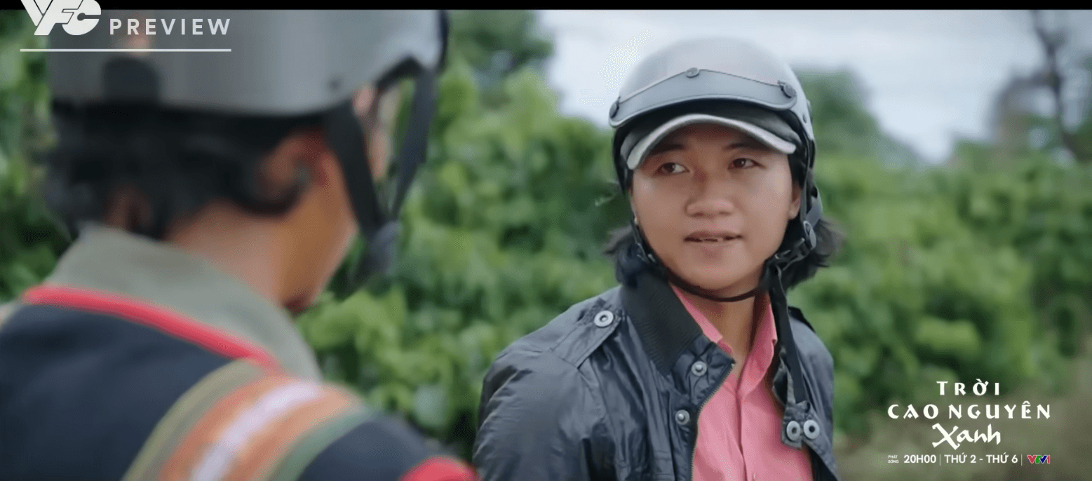 Cảnh phim Trời cao nguyên xanh tập 7 - A Dũi cãi nhau với khách hàng