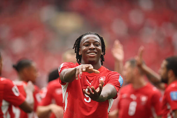 Manzambi chuẩn bị gia nhập Aston Villa. Ảnh: Getty Images.