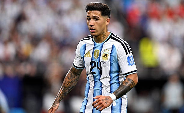 Enzo Fernandez chuẩn bị chạm trán tuyển Anh tại bán kết World Cup 2026. Ảnh: Getty Images.