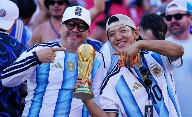 Khán giả Argentina cổ vũ nhiệt tình tại World Cup