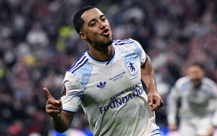 Youri Tielemans được kỳ vọng sẽ mang lại sự cân bằng cho tuyến giữa của Manchester United.