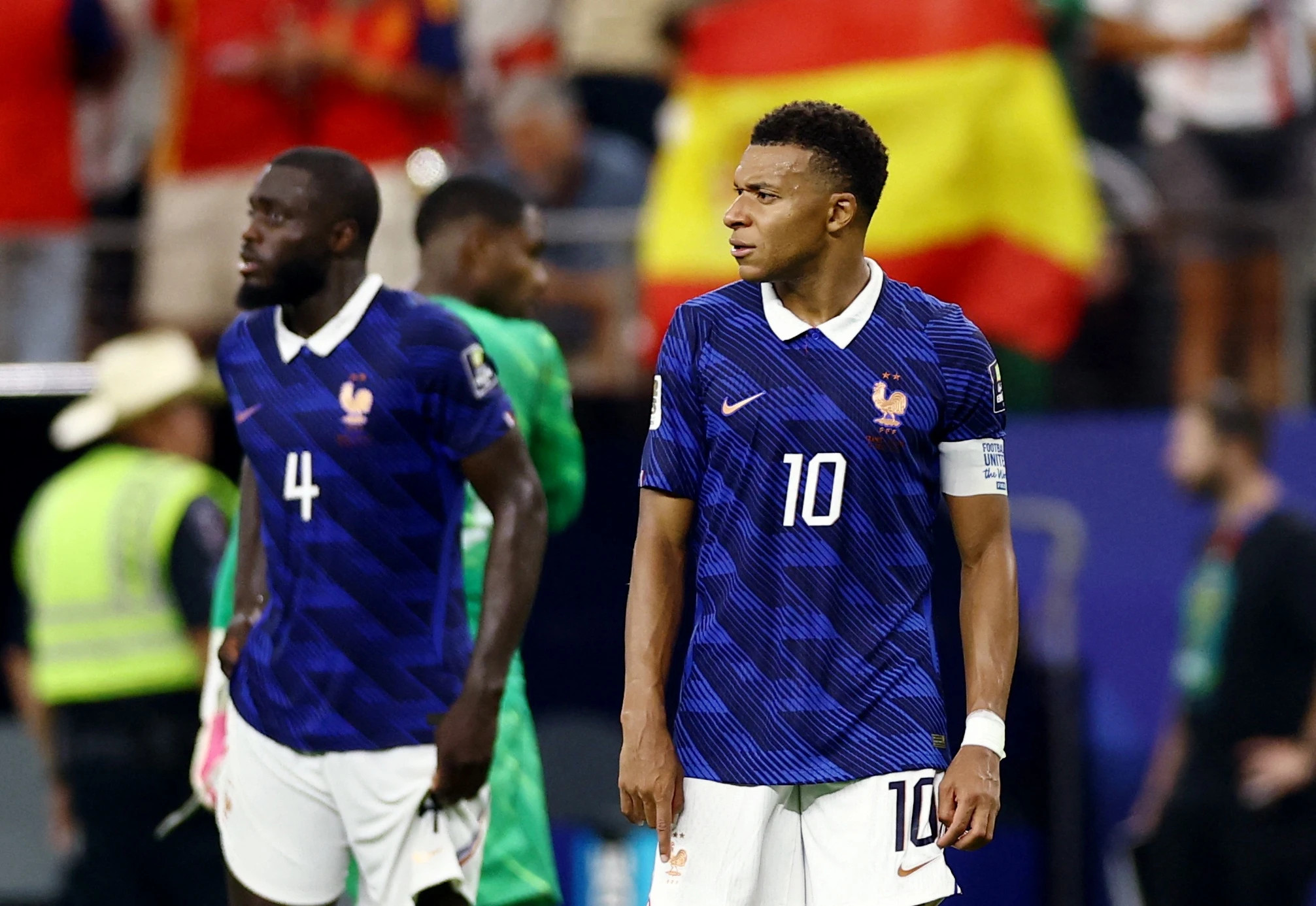 Kylian Mbappe bất lực trước hàng thủ Tây Ban Nha