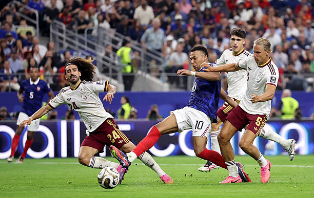 Tuyển Pháp bế tắc hoàn toàn trước lối chơi kiểm soát của Tây Ban Nha tại bán kết World Cup 2026.