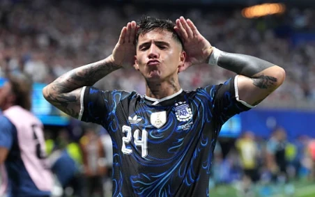 Enzo Fernandez ăn mừng bàn thắng gỡ hòa quý giá cho Argentina
