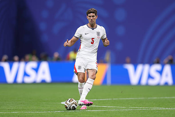 John Stones và khoảnh khắc mất tập trung tai hại