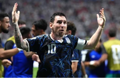 Lionel Messi trình diễn đẳng cấp thiên tài với hai đường kiến tạo trong trận gặp tuyển Anh