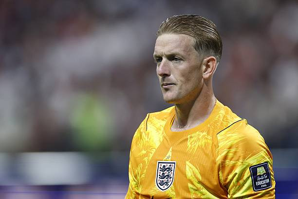Jordan Pickford thực hiện pha cứu thua trước Argentina