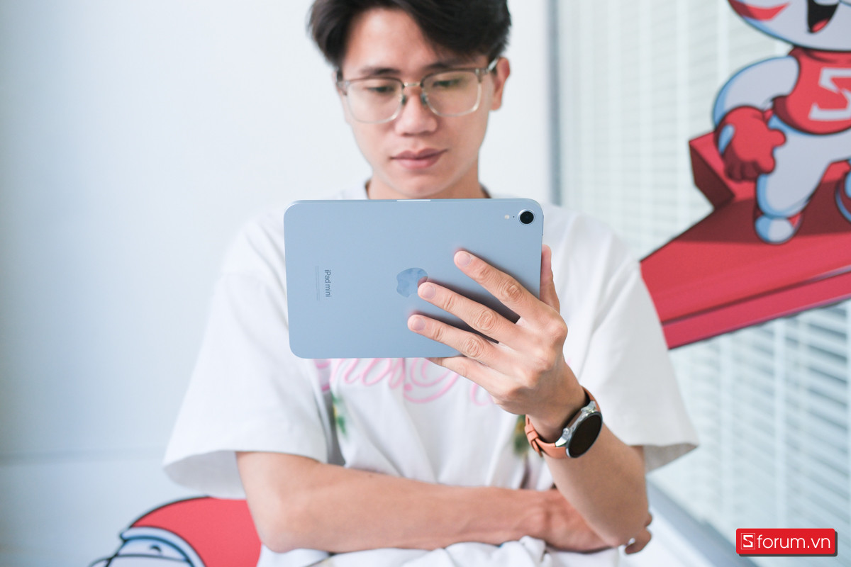 Thiết kế nhỏ gọn của iPad mini 7 với màn hình 8.3 inch phù hợp cho nhu cầu di động
