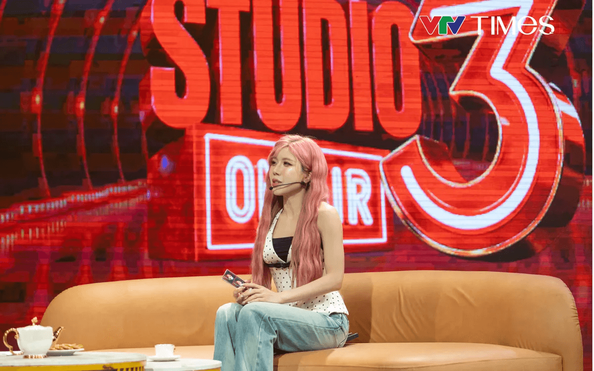 Trang Pháp xuất hiện rạng rỡ tại Studio 3