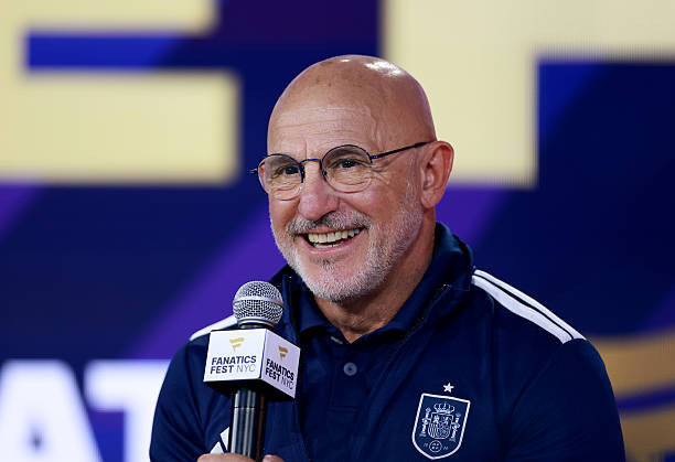 Luis de la Fuente gửi lời nhắn nhủ trọng tài trước trận chung kết World Cup 2026.