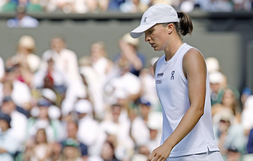 Iga Swiatek thất vọng sau trận đấu tại Wimbledon 2026