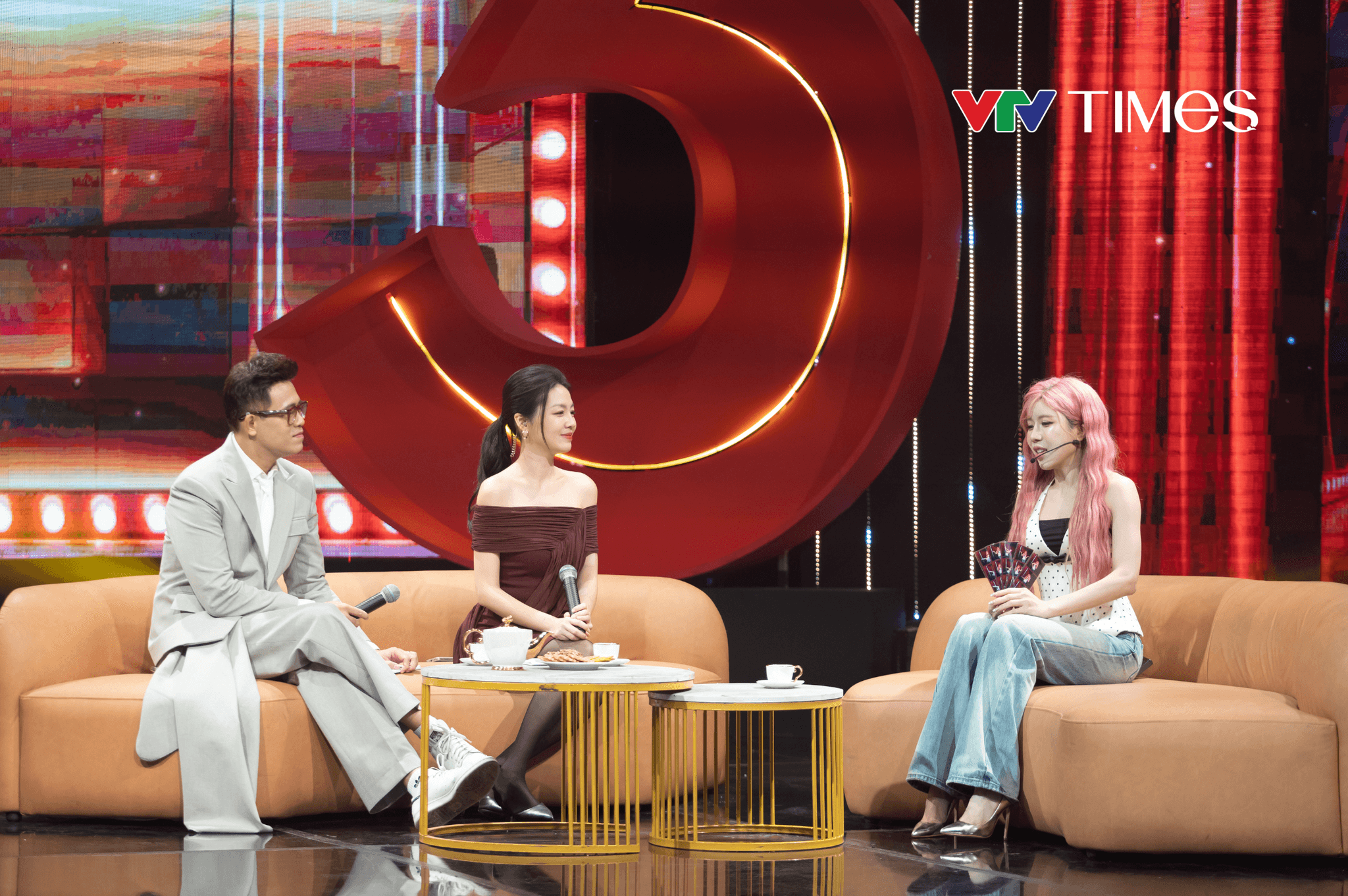 Không gian trò chuyện gần gũi tại Studio 3