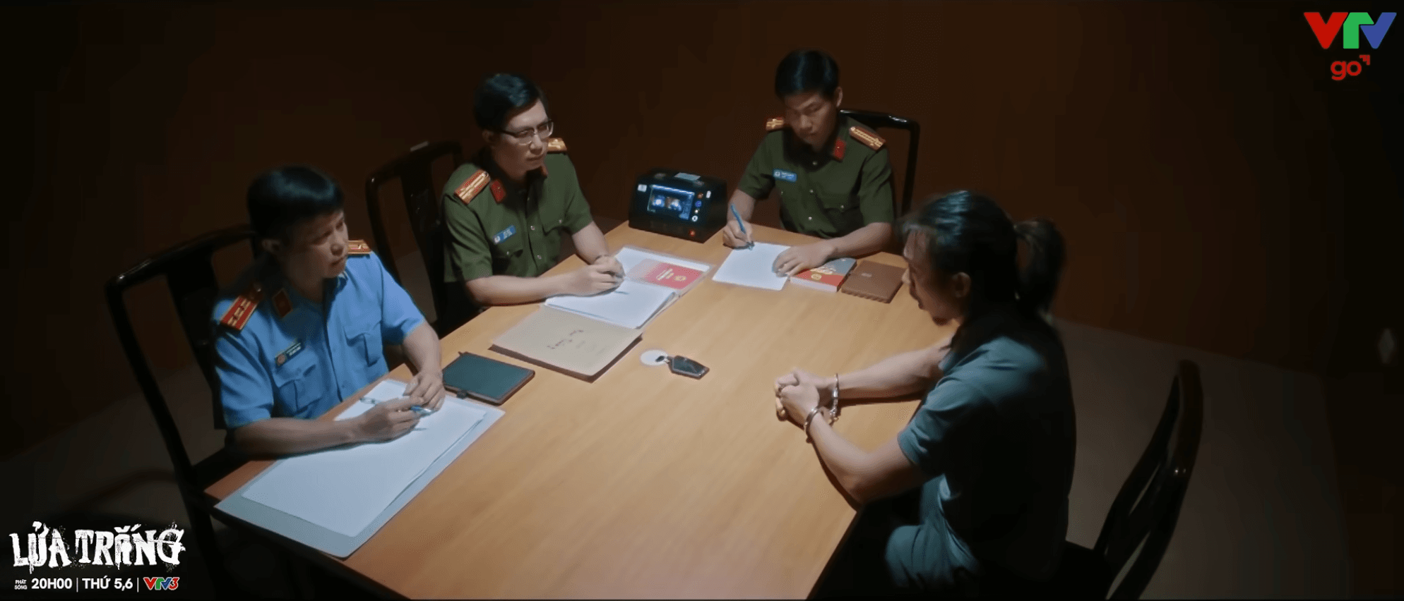 Nghi phạm tiết lộ mắt xích cho băng đảng tội phạm xuyên quốc gia và khẳng định có nội gián trong lực lượng công an.