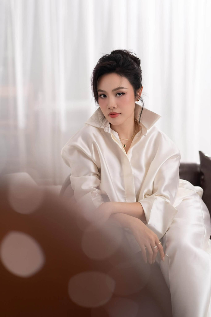 Á hậu Thủy Tiên thay đổi hình ảnh, nhan sắc ngày càng thăng hạng.