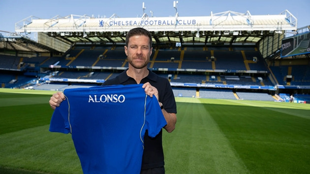 Tân HLV Xabi Alonso đóng vai trò then chốt trong việc thuyết phục Morgan Rogers.