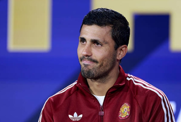 Real Madrid khẳng định không có ý định chiêu mộ tiền vệ Rodri.