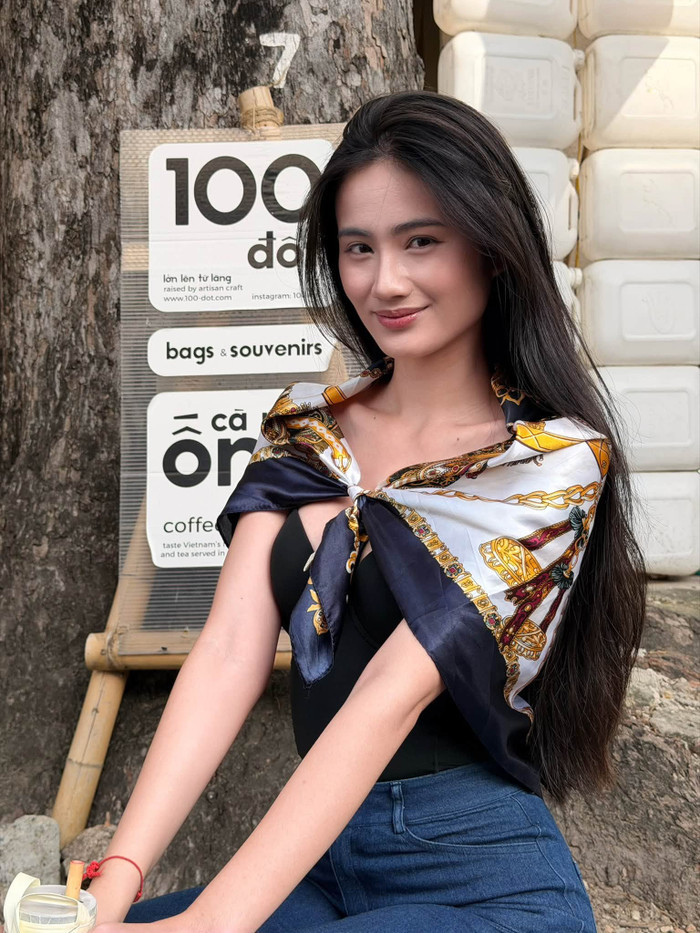 Nhan sắc đời thường của Hoa hậu Ý Nhi nhận nhiều lời khen.