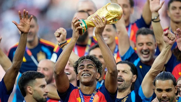 Yamal là đại diện thành công của lò La Masia. (Ảnh: Getty Images)