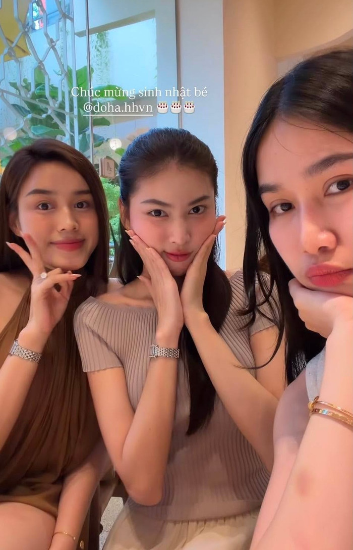 Á hậu Phương Anh chúc mừng sinh nhật Hoa hậu Đỗ Thị Hà