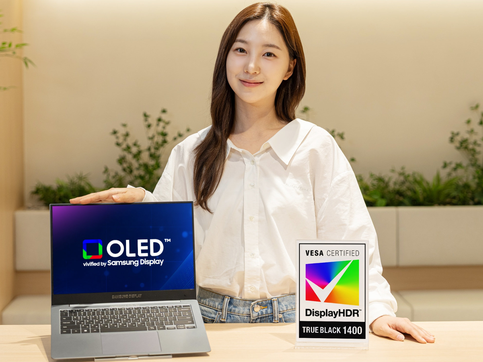 Tấm nền Tandem OLED mới của Samsung Display hứa hẹn thay đổi tiêu chuẩn hiển thị trên laptop cao cấp.