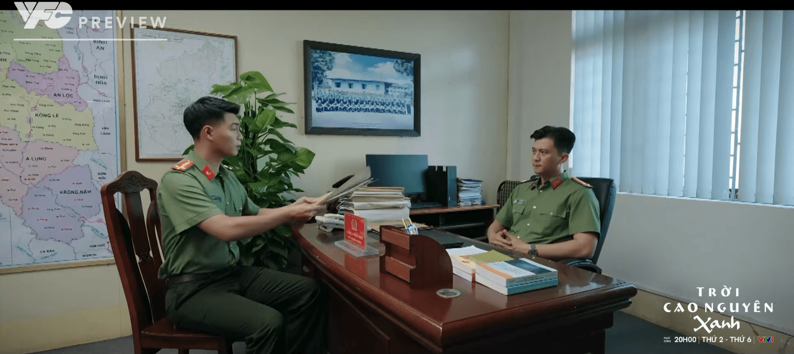 Ông Lok truyền dạy triết lý về việc giữ đất và giữ mình trước những tác động bên ngoài.