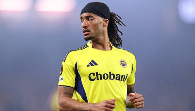 Archie Brown - phương án cho hành lang trái Man United? (Ảnh: Getty Images)