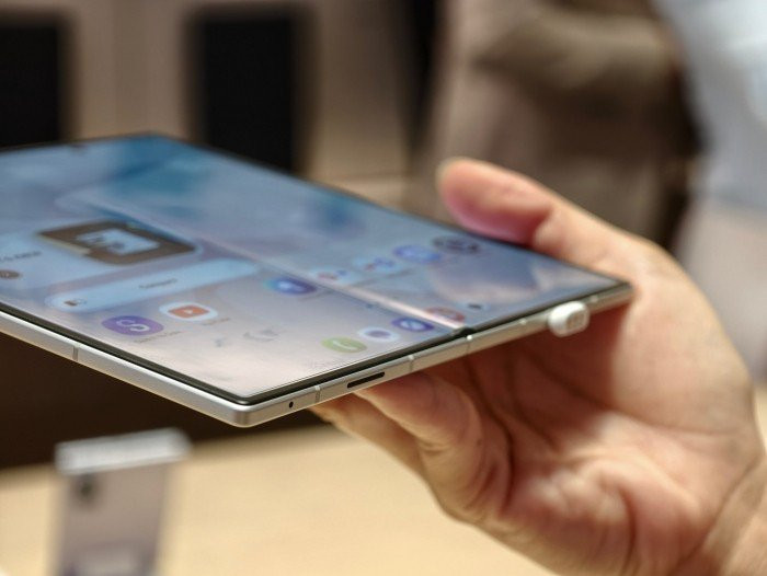 Giao diện đa nhiệm trên màn hình lớn của Galaxy Z Fold8 Ultra
