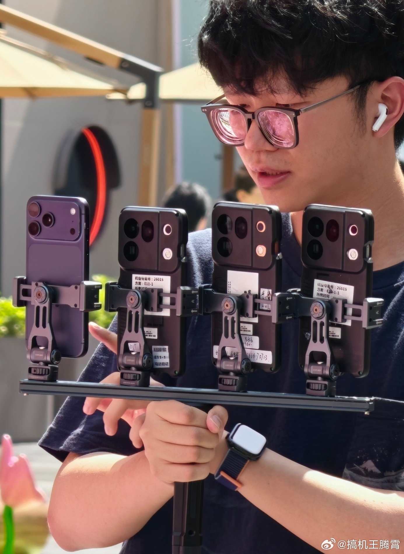 Ảnh chụp thực tế dòng Oppo Find X10 xuất hiện trên mạng xã hội Weibo.