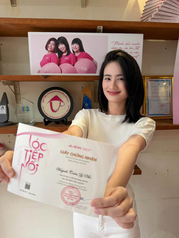 Hành động của nàng hậu nhận được nhiều lời khen ngợi. Ảnh: FBNV