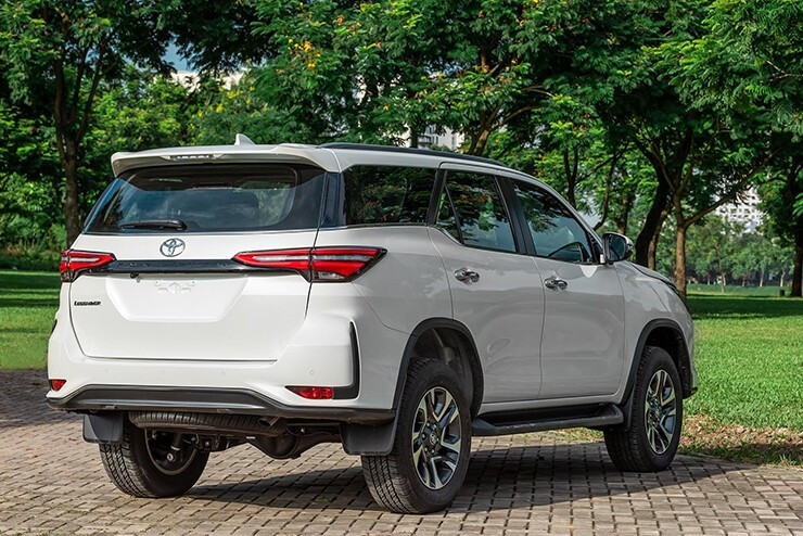 Hông xe Toyota Fortuner