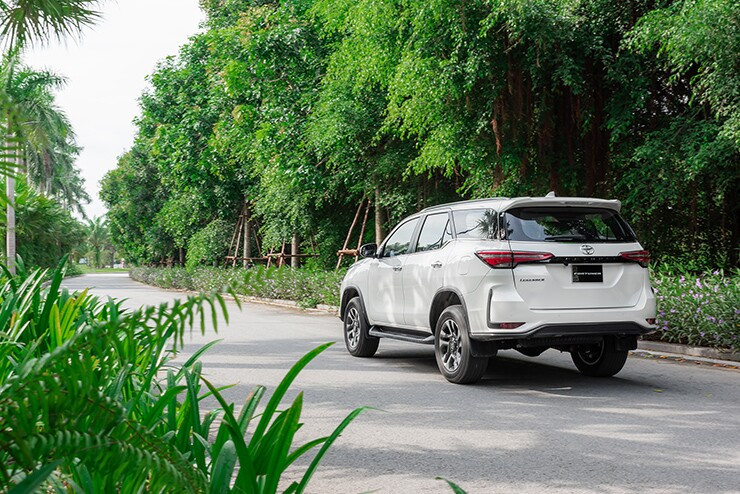 Đuôi xe Toyota Fortuner 2026