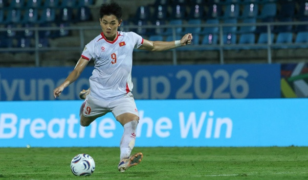 Đình Bắc tỏa sáng với cú hat-trick trong màu áo tuyển Việt Nam
