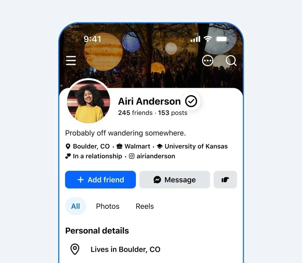 Tài khoản người dùng có huy hiệu Facebook Verified