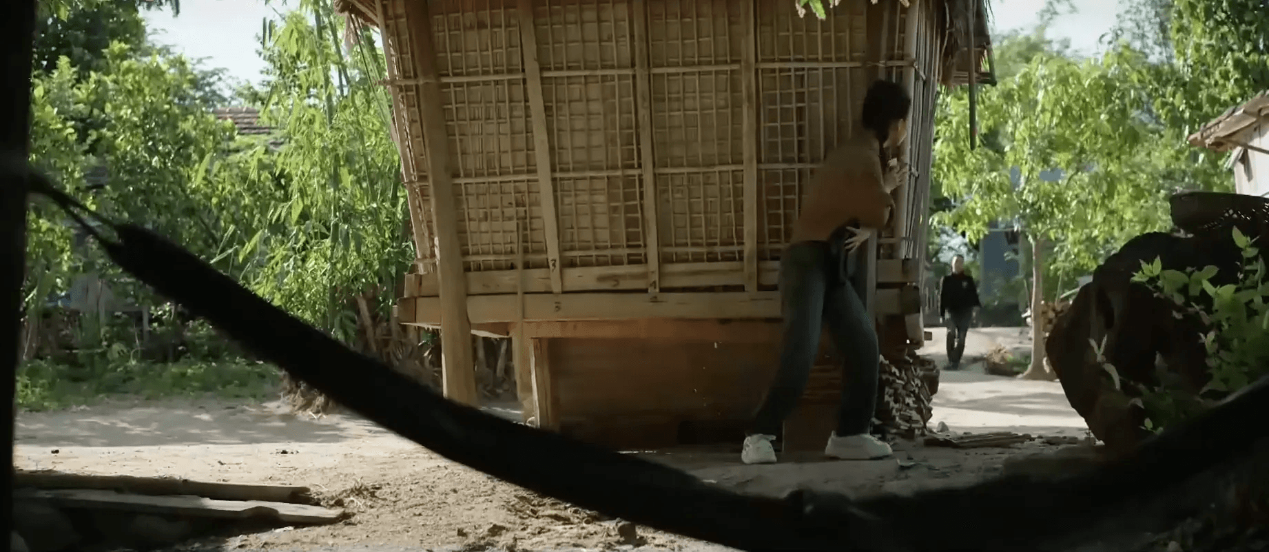 Trời cao nguyên xanh - Tập 13: Vân bị truy đuổi khi âm thầm đến thăm Tuấn - Ảnh 12.