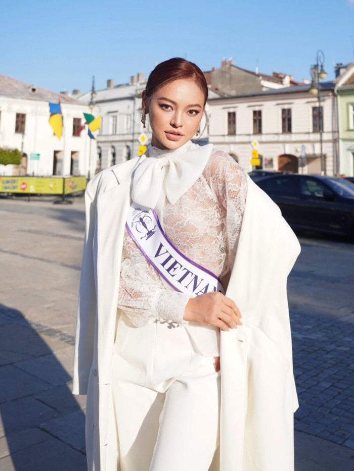 Mai Ngô không được 2 chuyên trang sắc đẹp lớn là Missosology và Sash Factor dự đoán đăng quang Hoa hậu Siêu quốc gia 2026.