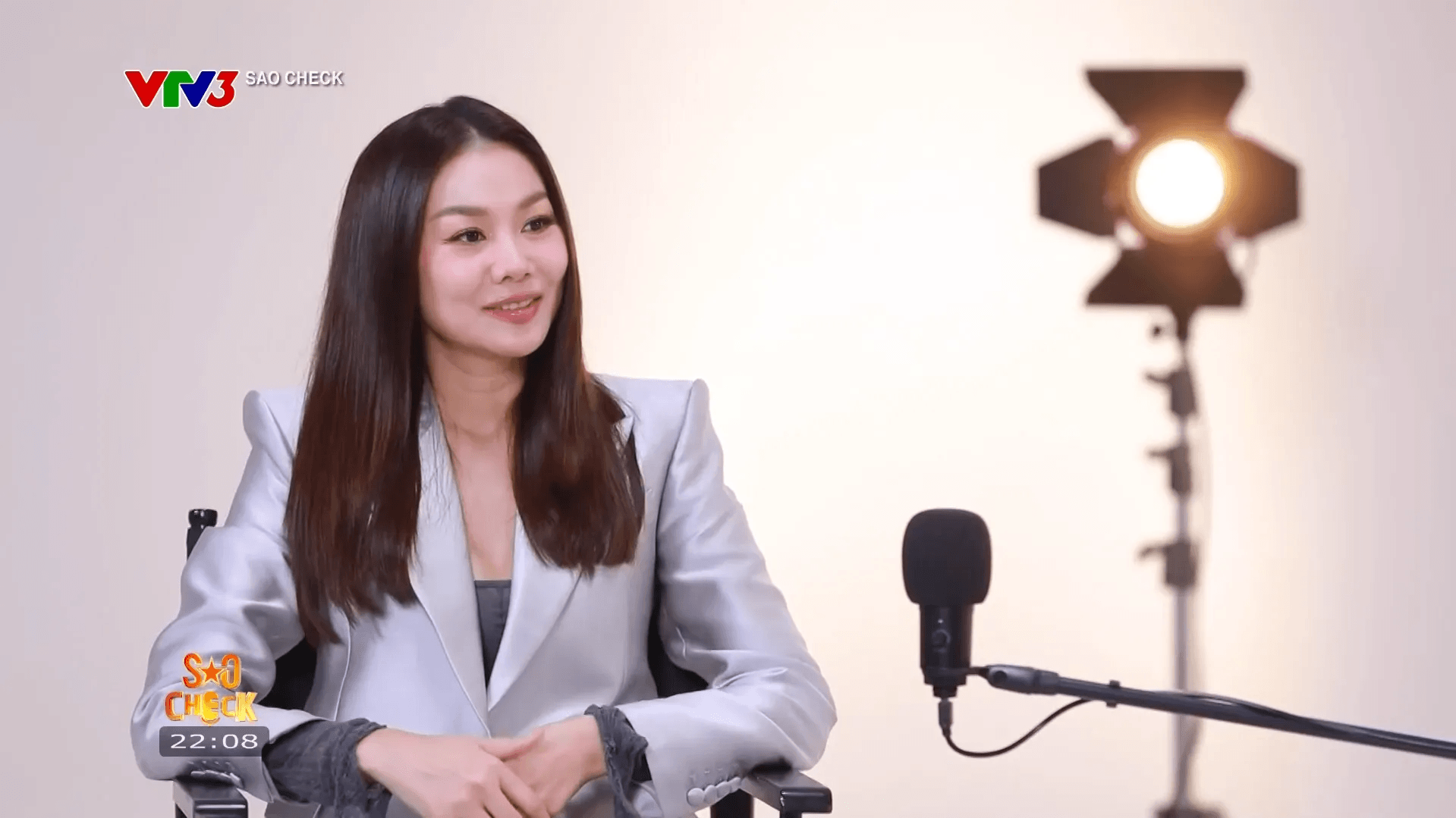 Nữ diễn viên trong quá trình thực hiện dự án điện ảnh mới